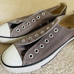 Gray Converse Preowned Woman’s Size 7